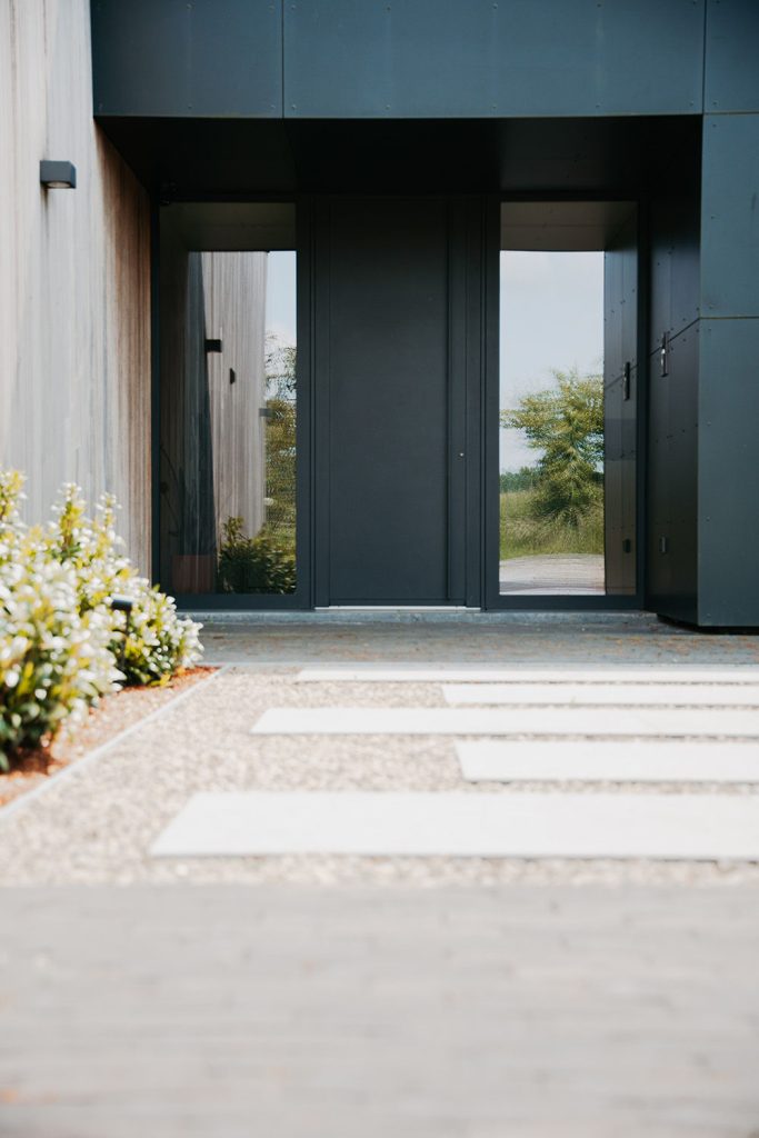 Porte d'entrée aluminium contemporaine PIERRET